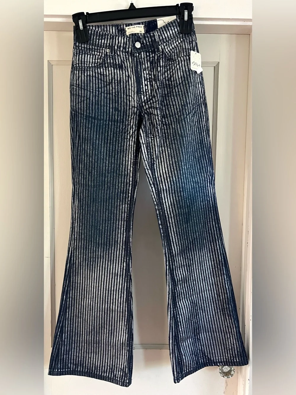We The Free West Coast Relaxed Metallic Flare Jeans in Country Blue Size 26 NWT